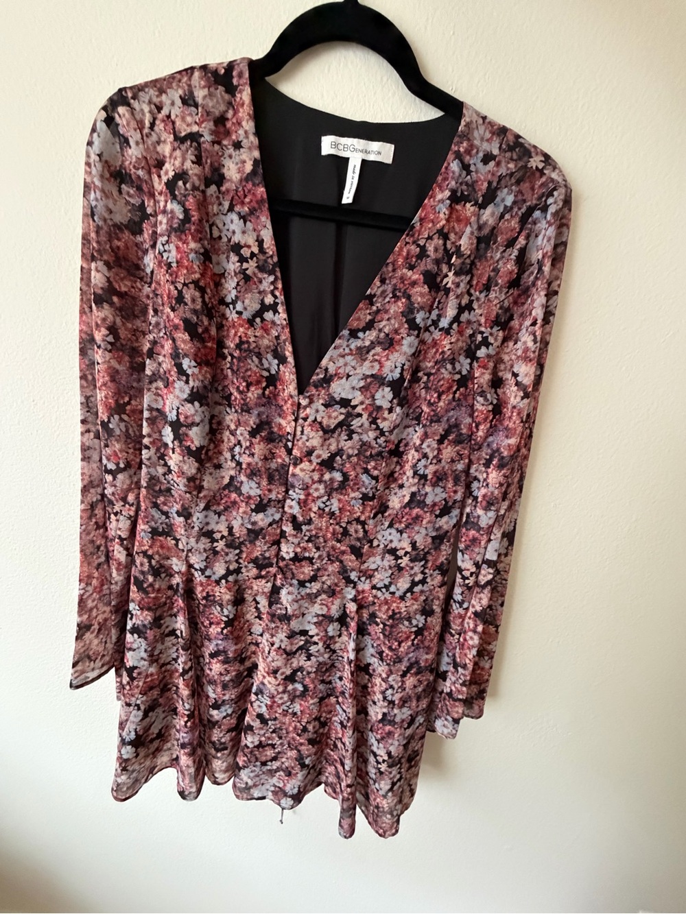 BCBGeneration Burgundy Pink Floral V-Neck Tunic